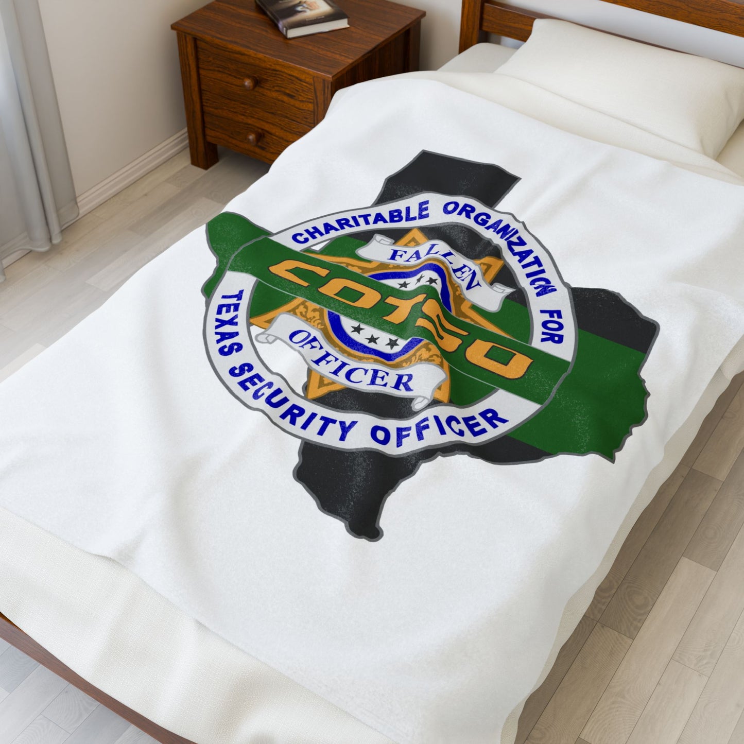 Thin Green Line Velveteen Plush Blanket, White, Style 1